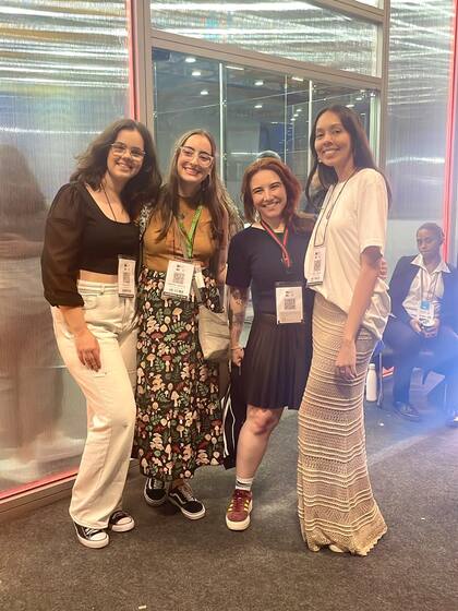 Alunos da Aldeia Literária em evento do mercado editorial