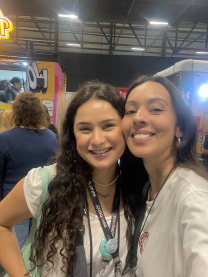 Alunos da Aldeia Literária em evento do mercado editorial