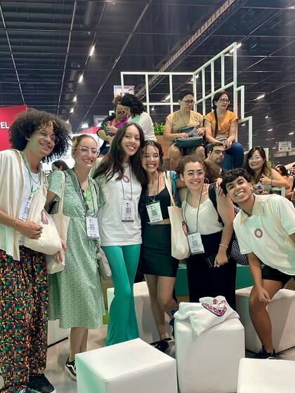 Momento da comunidade da Aldeia Literária em evento do mercado editorial