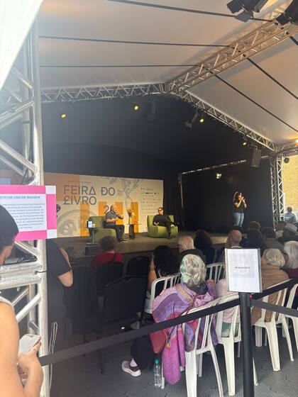 Momento da comunidade da Aldeia Literária em evento do mercado editorial